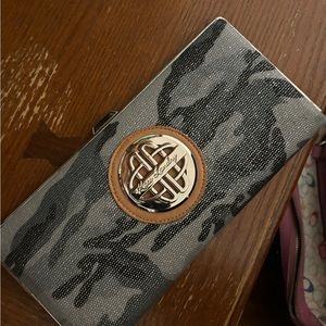 Kate landry clutch never used smoke free home